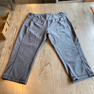 Danskin/Now women’s fitted leggings grey size L (12/14)